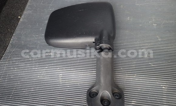 Tenga Tsaru Nissan NV350 Caravan Beige Mota in Beitbridge in Matabeleland South Tenga Tsaru Nissan NV350 Caravan Beige Mota in Beitbridge in Matabeleland South