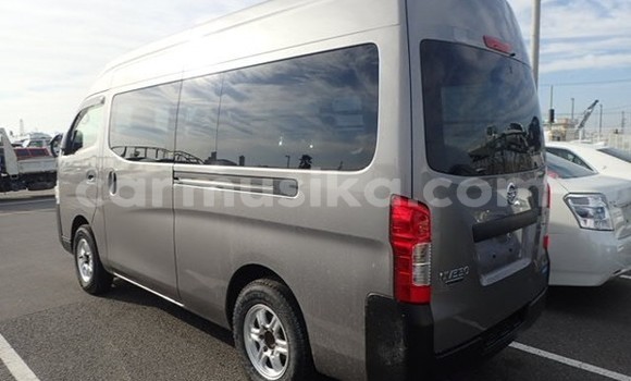 Tenga Tsaru Nissan NV350 Caravan Beige Mota in Beitbridge in Matabeleland South Tenga Tsaru Nissan NV350 Caravan Beige Mota in Beitbridge in Matabeleland South