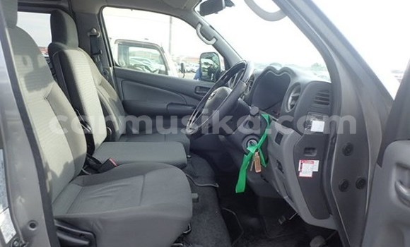 Tenga Tsaru Nissan NV350 Caravan Beige Mota in Beitbridge in Matabeleland South Tenga Tsaru Nissan NV350 Caravan Beige Mota in Beitbridge in Matabeleland South