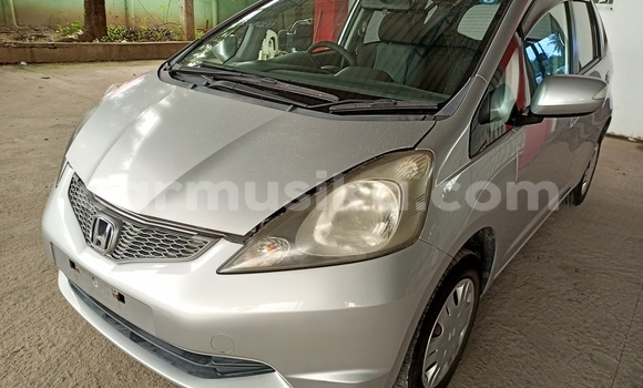 Nunua Ilio tumika Honda Fit Fedha Gari ndani ya Beitbridge nchini Matabeleland Kusini