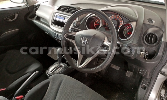 Nunua Ilio tumika Honda Fit Fedha Gari ndani ya Beitbridge nchini Matabeleland Kusini Nunua Ilio tumika Honda Fit Fedha Gari ndani ya Beitbridge nchini Matabeleland Kusini