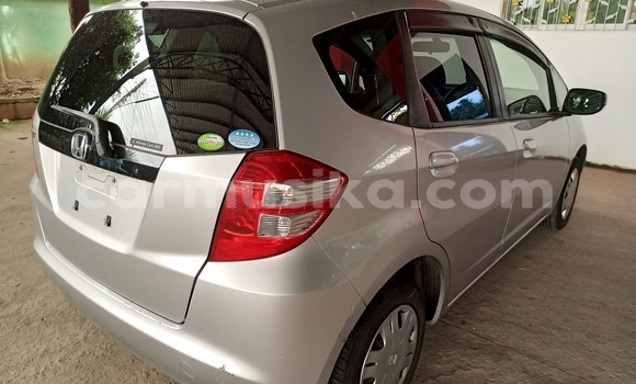 Nunua Ilio tumika Honda Fit Fedha Gari ndani ya Beitbridge nchini Matabeleland Kusini Nunua Ilio tumika Honda Fit Fedha Gari ndani ya Beitbridge nchini Matabeleland Kusini