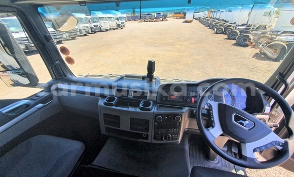 Acheter Occasion Utilitaire Man Silent Blanc à Beitbridge, Matabeleland South Acheter Occasion Utilitaire Man Silent Blanc à Beitbridge, Matabeleland South