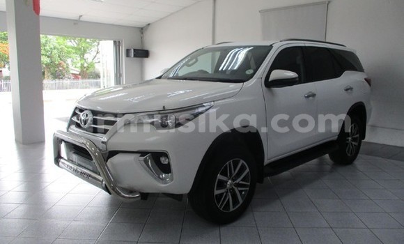 Tenga Tsaru Toyota Fortuner Chena Mota in Beitbridge in Matabeleland South Tenga Tsaru Toyota Fortuner Chena Mota in Beitbridge in Matabeleland South