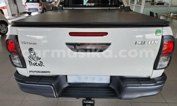 Tenga Tsaru Toyota Hilux Chena Mota in Beitbridge in Matabeleland South Tenga Tsaru Toyota Hilux Chena Mota in Beitbridge in Matabeleland South