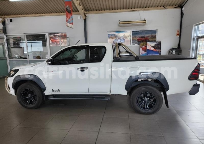 Big with watermark toyota hilux matabeleland south beitbridge 32272