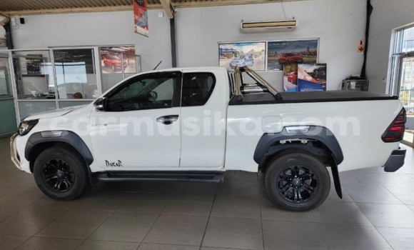 Tenga Tsaru Toyota Hilux Chena Mota in Beitbridge in Matabeleland South Tenga Tsaru Toyota Hilux Chena Mota in Beitbridge in Matabeleland South
