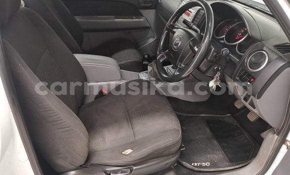 Acheter Occasion Voiture Mazda BT-50 Blanc à Beitbridge, Matabeleland South Acheter Occasion Voiture Mazda BT-50 Blanc à Beitbridge, Matabeleland South