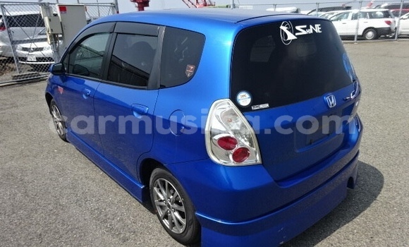 Nunua Ilio tumika Honda Fit Bluu Gari ndani ya Beitbridge nchini Matabeleland Kusini Nunua Ilio tumika Honda Fit Bluu Gari ndani ya Beitbridge nchini Matabeleland Kusini