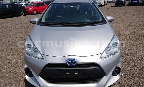 Tenga Tsaru Toyota Aqua Sirivha Mota in Beitbridge in Matabeleland South