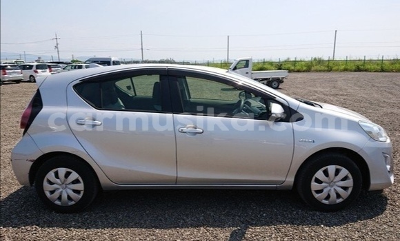 Nunua Ilio tumika Toyota Aqua Fedha Gari ndani ya Beitbridge nchini Matabeleland Kusini Nunua Ilio tumika Toyota Aqua Fedha Gari ndani ya Beitbridge nchini Matabeleland Kusini