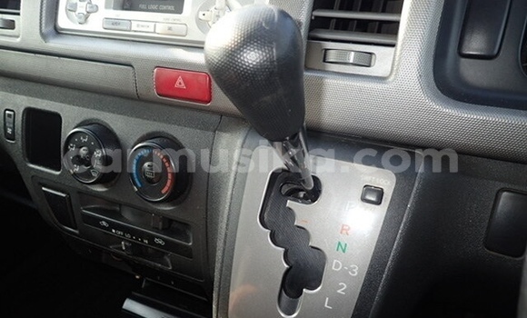 Acheter Occasion Voiture Toyota Hiace Gris à Beitbridge, Matabeleland South Acheter Occasion Voiture Toyota Hiace Gris à Beitbridge, Matabeleland South