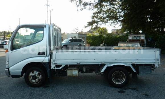 Tenga Tsaru Toyota Dyna Sirivha Mota in Beitbridge in Matabeleland South Tenga Tsaru Toyota Dyna Sirivha Mota in Beitbridge in Matabeleland South