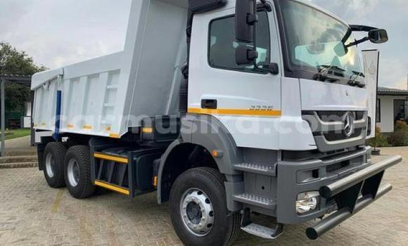 Acheter Occasion Voiture Mercedes‒Benz 300–Series Blanc à Beitbridge, Matabeleland South Acheter Occasion Voiture Mercedes‒Benz 300–Series Blanc à Beitbridge, Matabeleland South