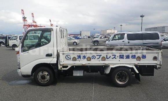 Acheter Occasion Voiture Toyota Dyna Blanc à Beitbridge, Matabeleland South Acheter Occasion Voiture Toyota Dyna Blanc à Beitbridge, Matabeleland South