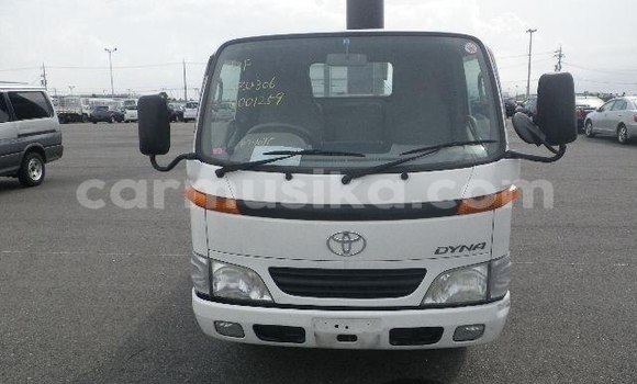 Acheter Occasion Voiture Toyota Dyna Blanc à Beitbridge, Matabeleland South Acheter Occasion Voiture Toyota Dyna Blanc à Beitbridge, Matabeleland South