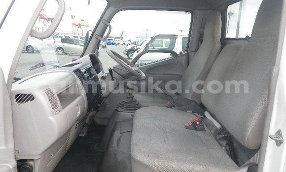 Acheter Occasion Voiture Toyota Dyna Blanc à Beitbridge, Matabeleland South Acheter Occasion Voiture Toyota Dyna Blanc à Beitbridge, Matabeleland South