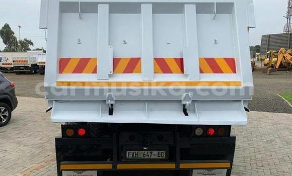 Acheter Occasion Voiture Mercedes‒Benz 300–Series Blanc à Beitbridge, Matabeleland South Acheter Occasion Voiture Mercedes‒Benz 300–Series Blanc à Beitbridge, Matabeleland South