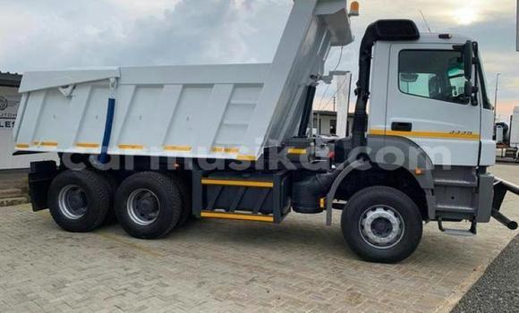 Acheter Occasion Voiture Mercedes‒Benz 300–Series Blanc à Beitbridge, Matabeleland South Acheter Occasion Voiture Mercedes‒Benz 300–Series Blanc à Beitbridge, Matabeleland South