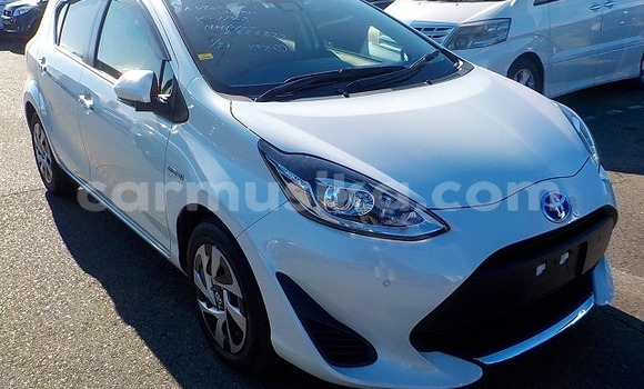 Buy Used Toyota Aqua White Car in Beitbridge in Matabeleland South Buy Used Toyota Aqua White Car in Beitbridge in Matabeleland South