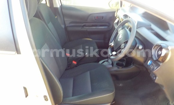 Acheter Occasion Voiture Toyota Aqua Blanc à Beitbridge, Matabeleland South Acheter Occasion Voiture Toyota Aqua Blanc à Beitbridge, Matabeleland South