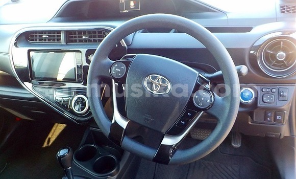 Acheter Occasion Voiture Toyota Aqua Blanc à Beitbridge, Matabeleland South Acheter Occasion Voiture Toyota Aqua Blanc à Beitbridge, Matabeleland South