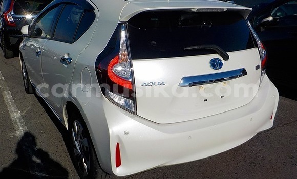 Acheter Occasion Voiture Toyota Aqua Blanc à Beitbridge, Matabeleland South Acheter Occasion Voiture Toyota Aqua Blanc à Beitbridge, Matabeleland South