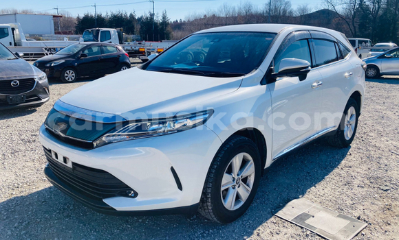 Buy Used Toyota Harrier White Car in Beitbridge in Matabeleland South Buy Used Toyota Harrier White Car in Beitbridge in Matabeleland South