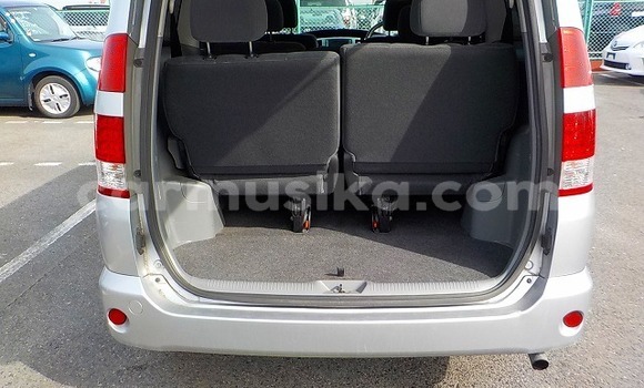 Acheter Occasion Voiture Toyota Noah Gris à Beitbridge, Matabeleland South Acheter Occasion Voiture Toyota Noah Gris à Beitbridge, Matabeleland South