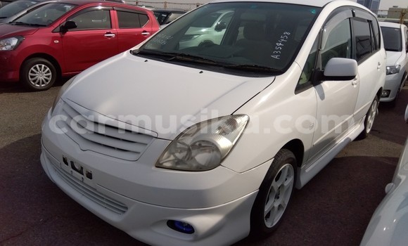 Buy Used Toyota Ipsum White Car in Beitbridge in Matabeleland South Buy Used Toyota Ipsum White Car in Beitbridge in Matabeleland South