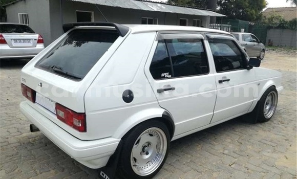 Acheter Occasion Voiture Volkswagen Golf Blanc à Beitbridge, Matabeleland South Acheter Occasion Voiture Volkswagen Golf Blanc à Beitbridge, Matabeleland South
