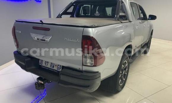 Tenga Tsaru Toyota Hilux Sirivha Mota in Beitbridge in Matabeleland South Tenga Tsaru Toyota Hilux Sirivha Mota in Beitbridge in Matabeleland South