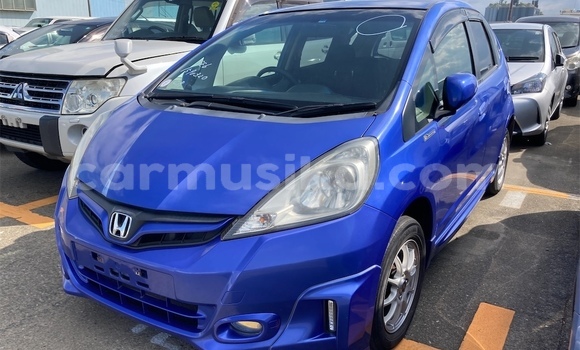 Buy Used Honda Fit Blue Car in Beitbridge in Matabeleland South Buy Used Honda Fit Blue Car in Beitbridge in Matabeleland South