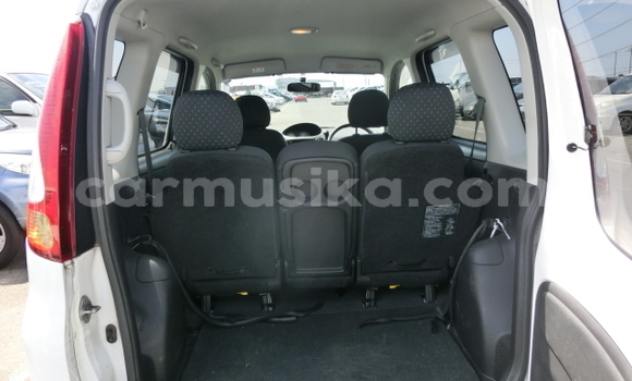 Nunua Ilio tumika Toyota FunCargo Nyeupe Gari ndani ya Beitbridge nchini Matabeleland Kusini Nunua Ilio tumika Toyota FunCargo Nyeupe Gari ndani ya Beitbridge nchini Matabeleland Kusini