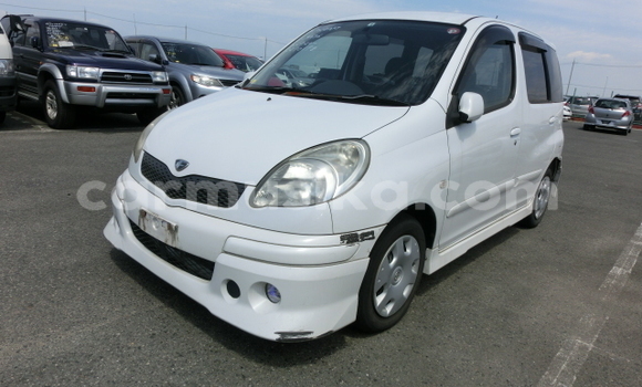 Nunua Ilio tumika Toyota FunCargo Nyeupe Gari ndani ya Beitbridge nchini Matabeleland Kusini Nunua Ilio tumika Toyota FunCargo Nyeupe Gari ndani ya Beitbridge nchini Matabeleland Kusini