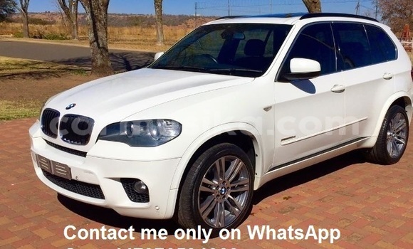 Nunua Ilio tumika BMW X5 Nyeupe Gari ndani ya Harare nchini Harare