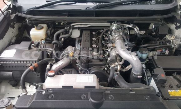 Nunua Ilio tumika Toyota Land Cruiser Prado Nyeupe Gari ndani ya Harare nchini Harare Nunua Ilio tumika Toyota Land Cruiser Prado Nyeupe Gari ndani ya Harare nchini Harare