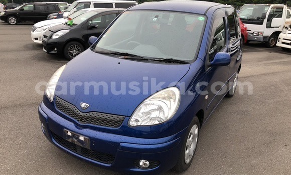 Acheter Occasion Voiture Toyota FunCargo Bleu à Beitbridge, Matabeleland South Acheter Occasion Voiture Toyota FunCargo Bleu à Beitbridge, Matabeleland South