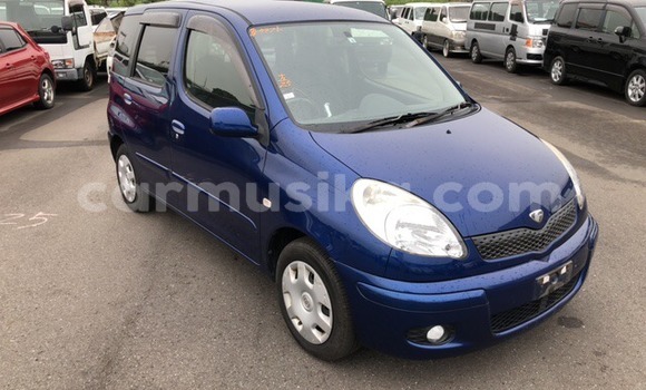 Acheter Occasion Voiture Toyota FunCargo Bleu à Beitbridge, Matabeleland South Acheter Occasion Voiture Toyota FunCargo Bleu à Beitbridge, Matabeleland South