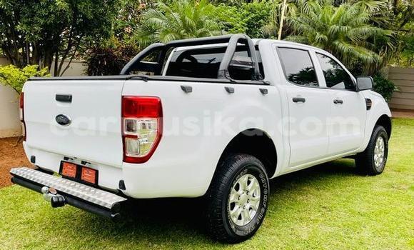 Nunua Ilio tumika Ford Ranger Nyeupe Gari ndani ya Beitbridge nchini Matabeleland Kusini Nunua Ilio tumika Ford Ranger Nyeupe Gari ndani ya Beitbridge nchini Matabeleland Kusini
