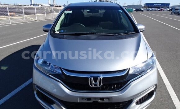 Buy Used Honda Fit Silver Car in Beitbridge in Matabeleland South Buy Used Honda Fit Silver Car in Beitbridge in Matabeleland South
