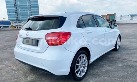 Acheter Occasion Voiture Mercedes‒Benz C–Class Blanc à Beitbridge, Matabeleland South Acheter Occasion Voiture Mercedes‒Benz C–Class Blanc à Beitbridge, Matabeleland South