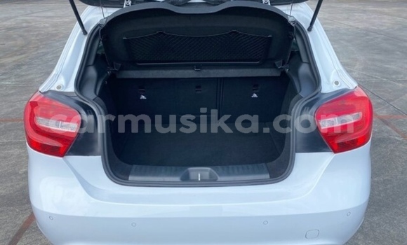 Acheter Occasion Voiture Mercedes‒Benz C–Class Blanc à Beitbridge, Matabeleland South Acheter Occasion Voiture Mercedes‒Benz C–Class Blanc à Beitbridge, Matabeleland South