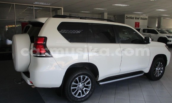 Acheter Occasion Voiture Toyota Land Cruiser Prado Blanc à Beitbridge, Matabeleland South Acheter Occasion Voiture Toyota Land Cruiser Prado Blanc à Beitbridge, Matabeleland South