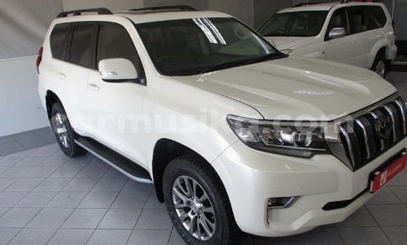 Acheter Occasion Voiture Toyota Land Cruiser Prado Blanc à Beitbridge, Matabeleland South Acheter Occasion Voiture Toyota Land Cruiser Prado Blanc à Beitbridge, Matabeleland South