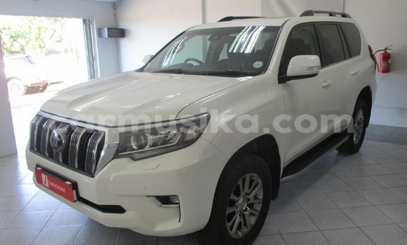 Acheter Occasion Voiture Toyota Land Cruiser Prado Blanc à Beitbridge, Matabeleland South Acheter Occasion Voiture Toyota Land Cruiser Prado Blanc à Beitbridge, Matabeleland South