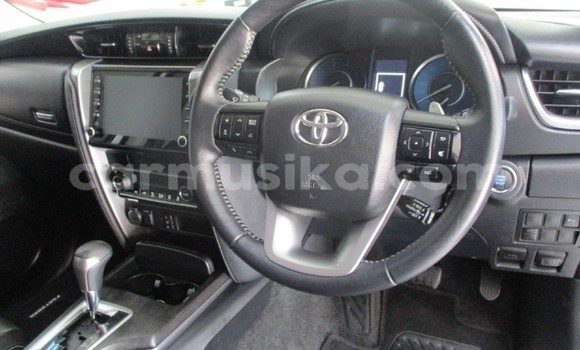 Acheter Occasion Voiture Toyota Fortuner Blanc à Beitbridge, Matabeleland South Acheter Occasion Voiture Toyota Fortuner Blanc à Beitbridge, Matabeleland South