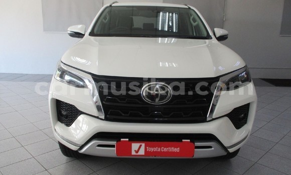 Acheter Occasion Voiture Toyota Fortuner Blanc à Beitbridge, Matabeleland South Acheter Occasion Voiture Toyota Fortuner Blanc à Beitbridge, Matabeleland South