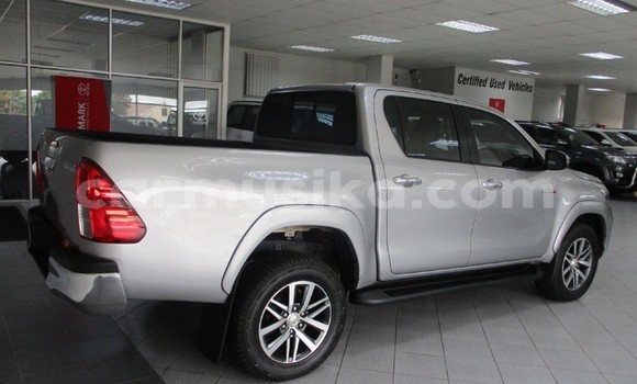Tenga Tsaru Toyota Hilux Zvimwe Mota in Beitbridge in Matabeleland South Tenga Tsaru Toyota Hilux Zvimwe Mota in Beitbridge in Matabeleland South