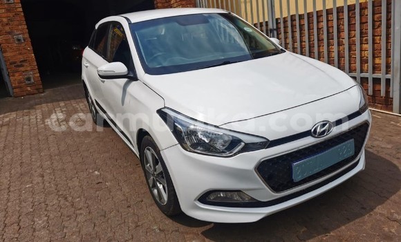 Acheter Occasion Voiture Hyundai i20 Blanc à Avondale, Harare